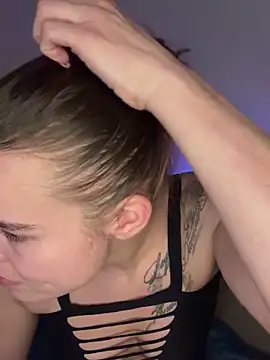 LoreenKinky online show from December 22, 2025, 7:25 pm