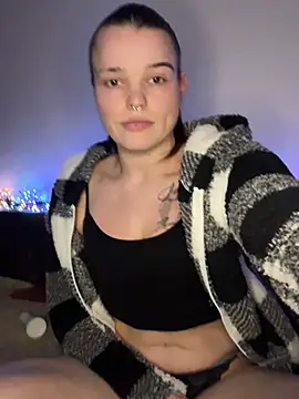 LoreenKinky online show from February 12, 2026, 7:02 pm