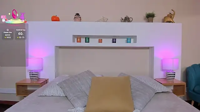 AnikaRomanoff  online show from December 22, 2025, 11:43 am