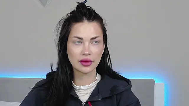 RachaelMils online show from February 18, 2026, 4:10 am