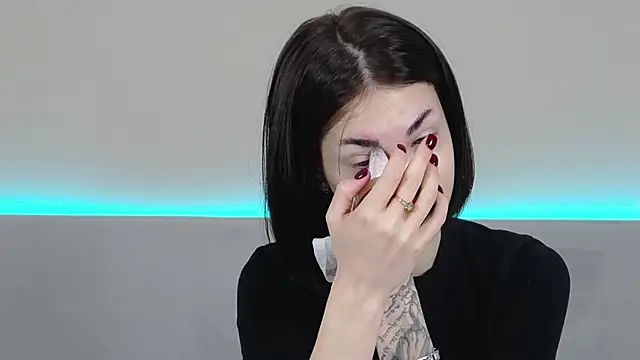 RachaelMils online show from April 18, 2026, 3:53 am