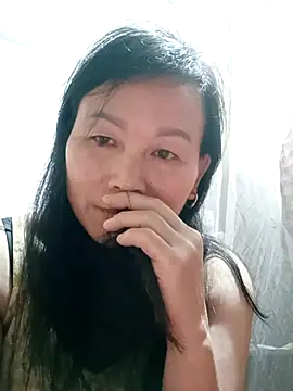 Lili-123k online show from December 4, 2025, 5:23 pm