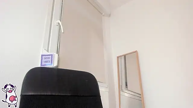 cailynhot2 online show from March 6, 2026, 6:52 am