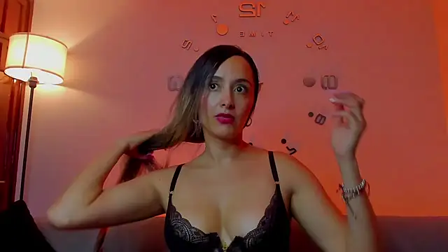 Snapshot of Victoria_Rose_ chatting on May 22, 2026, 8:29 pm Victoria Rose online show from May 22, 2026, 8:29 pm