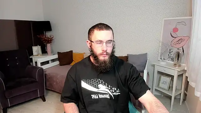 Snapshot of Ant_Power chatting on December 23, 2025, 10:25 am Ant Power online show from December 23, 2025, 10:25 am