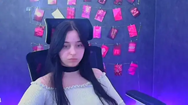 Lilu May online show from April 4, 2026, 12:17 am