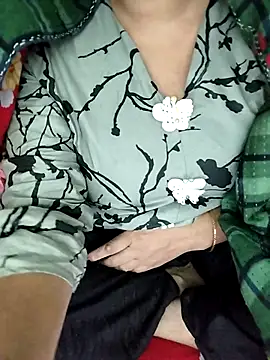 hottyrose69 online show from December 20, 2025, 2:14 am