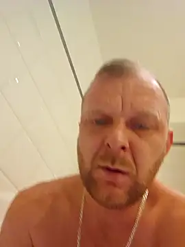 maaly1983 online show from December 3, 2025, 6:14 am