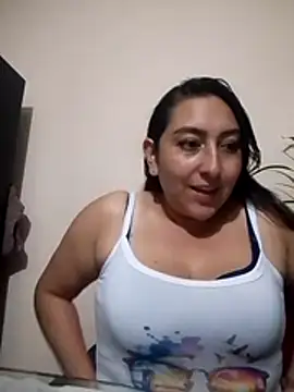 Snapshot of Valeria_montana_ chatting on June 17, 2026, 12:21 am Valeria montana online show from June 17, 2026, 12:21 am