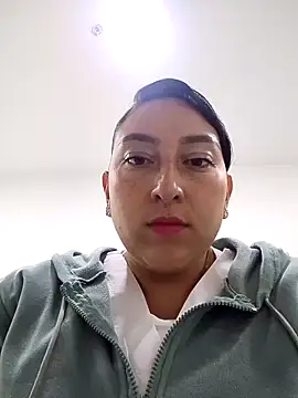 Snapshot of Valeria_montana_ chatting on June 17, 2026, 12:26 pm Valeria montana online show from June 17, 2026, 12:26 pm
