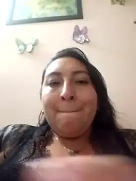 Snapshot of Valeria_montana_ chatting on May 5, 2026, 12:02 am Valeria montana online show from May 5, 2026, 12:02 am