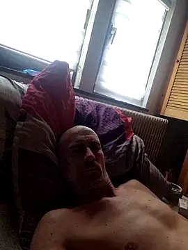 Snapshot of MR_P_Solo_Bassbitch chatting on April 14, 2026, 2:44 pm MR P Solo Bassbitch online show from April 14, 2026, 2:44 pm