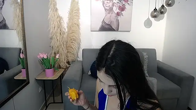 AdrianaTorres  online show from February 25, 2026, 2:17 pm