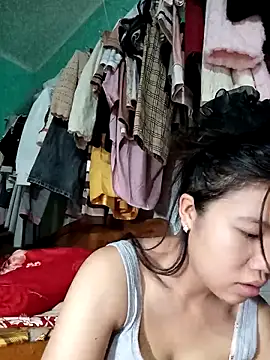 leo-wildd online show from December 3, 2025, 3:51 am