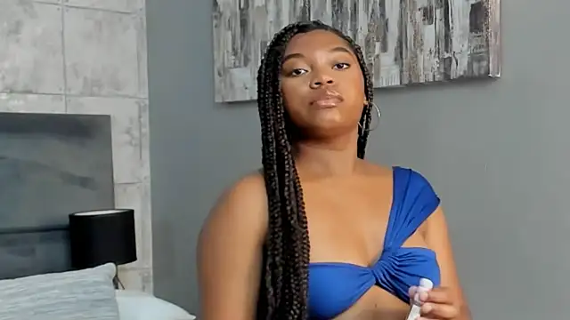 Lola-Sanbler online show from December 5, 2025, 4:11 am