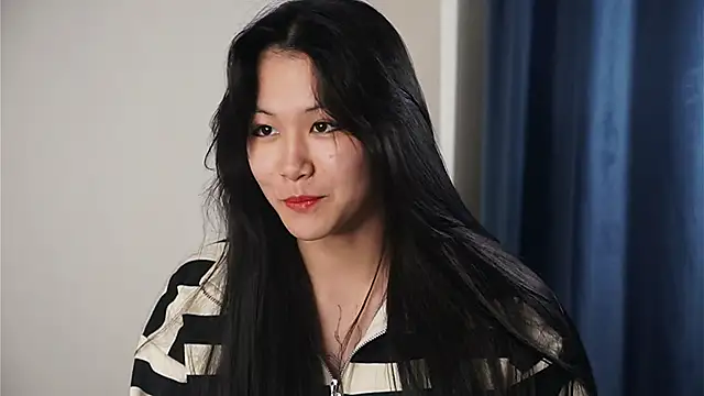 BeaHarsin online show from December 4, 2025, 12:26 pm