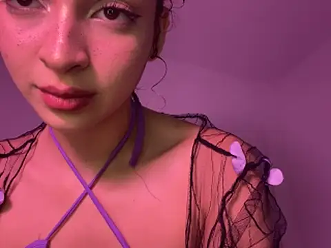 Anne Wyntheris online show from December 22, 2025, 1:28 am