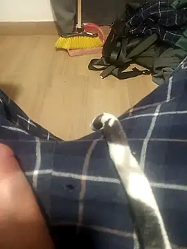 Snapshot of Valencianoo411 chatting on December 2, 2025, 11:17 pm Valencianoo411 online show from December 2, 2025, 11:17 pm