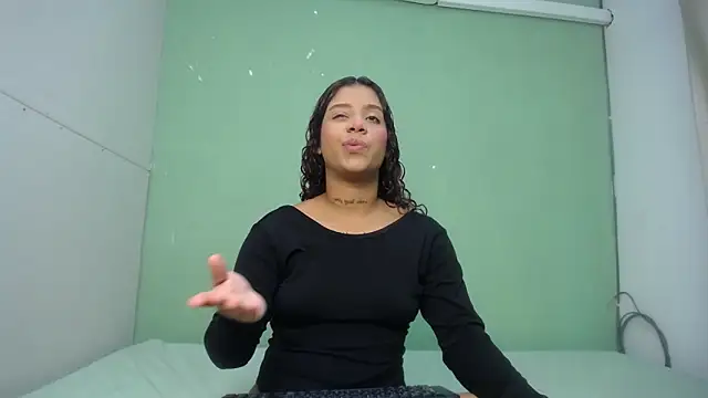 CRAZY PARTYY  online show from December 3, 2025, 10:09 pm