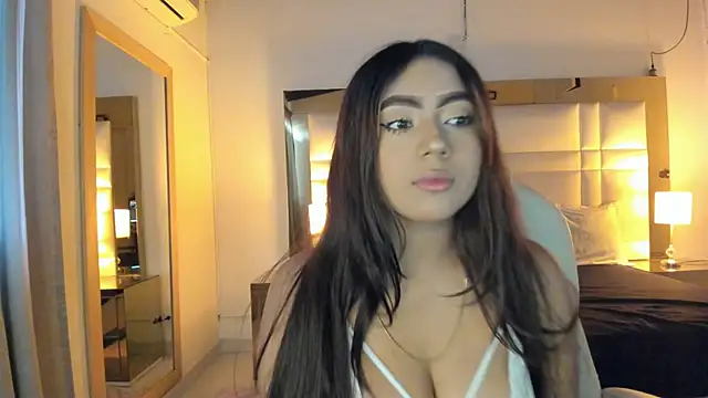 Snapshot of Zoei_Moon chatting on February 18, 2026, 6:26 pm Zoei Moon online show from February 18, 2026, 6:26 pm