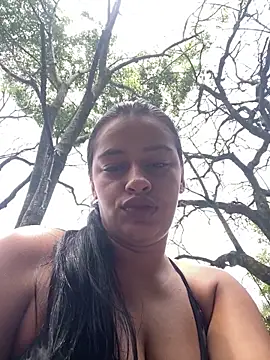 Snapshot of Jennmyller_ chatting on April 24, 2026, 5:37 pm Jennmyller online show from April 24, 2026, 5:37 pm