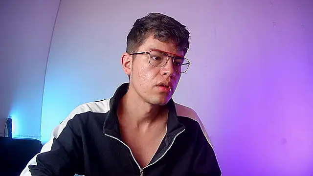 Snapshot of nicolatinboy chatting on February 21, 2026, 9:06 pm nicolatinboy online show from February 21, 2026, 9:06 pm