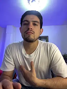 Snapshot of williamsmiiths16 chatting on February 8, 2026, 2:37 pm williamsmiiths16 online show from February 8, 2026, 2:37 pm