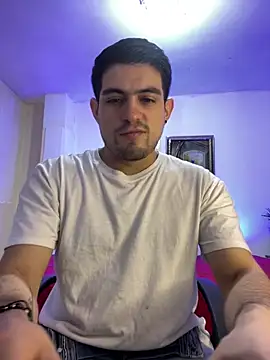 Snapshot of williamsmiiths16 chatting on February 19, 2026, 2:58 pm williamsmiiths16 online show from February 19, 2026, 2:58 pm