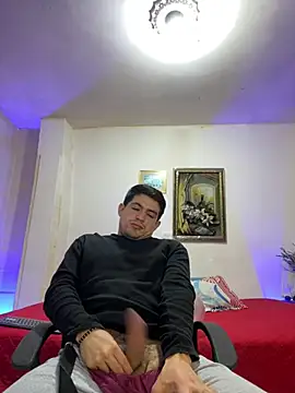 Snapshot of williamsmiiths16 chatting on February 3, 2026, 12:32 pm williamsmiiths16 online show from February 3, 2026, 12:32 pm