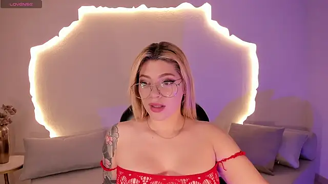 Snapshot of MadisonKane chatting on June 30, 2026, 10:59 am MadisonKane online show from June 30, 2026, 10:59 am