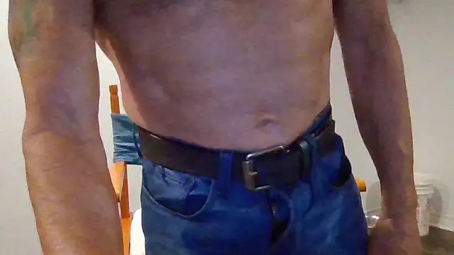 johnnymarino1010 online show from December 13, 2025, 9:43 pm