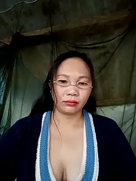 ava-dellght online show from December 5, 2025, 2:54 am