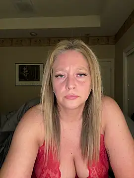 Snapshot of MissyLovelace chatting on May 5, 2026, 11:02 am MissyLovelace online show from May 5, 2026, 11:02 am