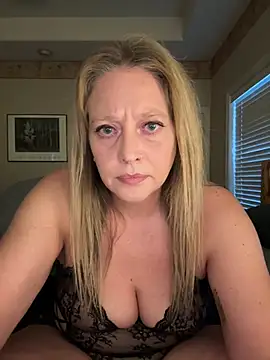 Snapshot of MissyLovelace chatting on June 13, 2026, 11:52 am MissyLovelace online show from June 13, 2026, 11:52 am