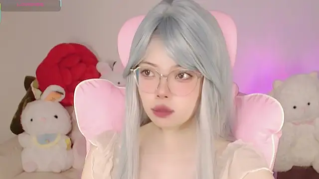 Miyeoonn online show from April 18, 2026, 6:05 am