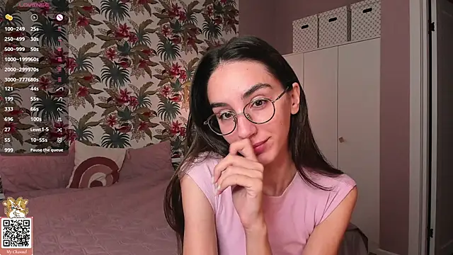 Elizwise online show from July 28, 2026, 1:13 am
