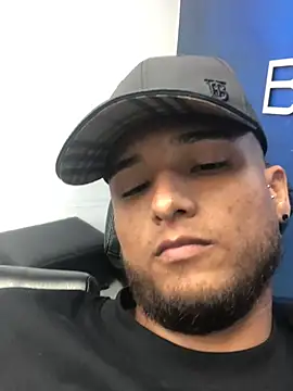 modeloxtz online show from March 22, 2026, 8:54 pm