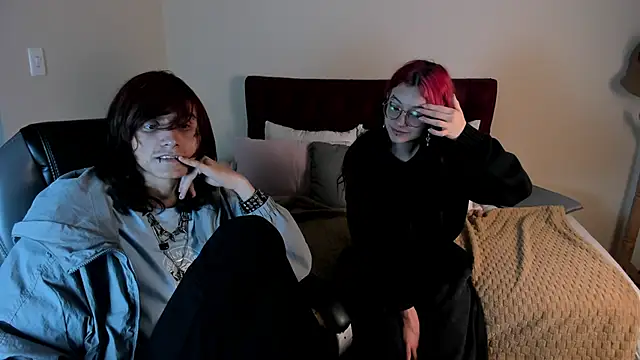 Snapshot of Eros_Nyx_ chatting on February 12, 2026, 5:18 am Eros Nyx online show from February 12, 2026, 5:18 am