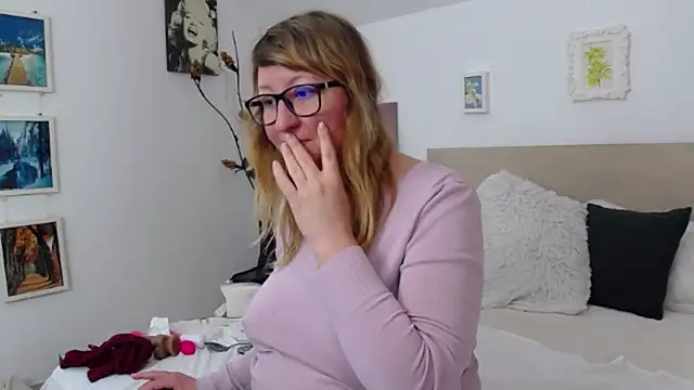 Snapshot of OlgaPavlova chatting on February 3, 2026, 12:43 pm OlgaPavlova online show from February 3, 2026, 12:43 pm