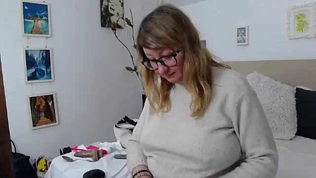 Snapshot of OlgaPavlova chatting on February 1, 2026, 12:25 pm OlgaPavlova online show from February 1, 2026, 12:25 pm