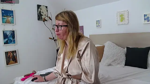 Snapshot of OlgaPavlova chatting on December 20, 2025, 3:48 pm OlgaPavlova online show from December 20, 2025, 3:48 pm