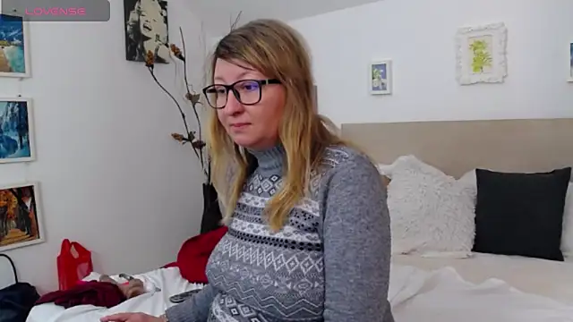 Snapshot of OlgaPavlova chatting on February 11, 2026, 1:44 pm OlgaPavlova online show from February 11, 2026, 1:44 pm