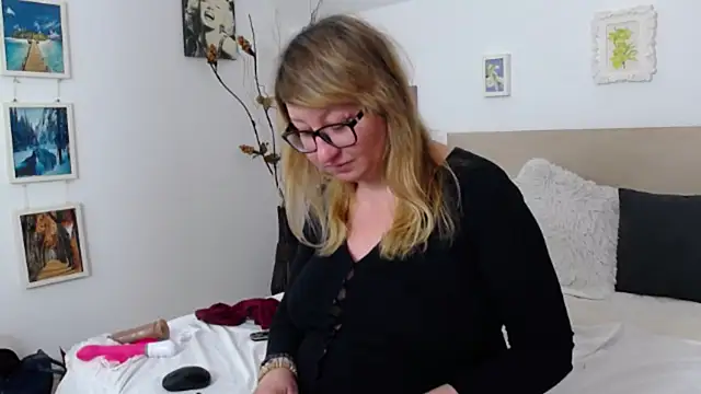 Snapshot of OlgaPavlova chatting on February 14, 2026, 1:22 pm OlgaPavlova online show from February 14, 2026, 1:22 pm