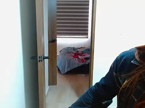 Ammy pearsn online show from December 18, 2025, 8:01 pm