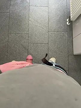 Dodo2223 online show from January 19, 2026, 1:04 pm