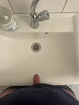 Dodo2223 online show from February 9, 2026, 1:31 pm