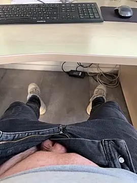 Dodo2223 online show from February 18, 2026, 4:25 pm