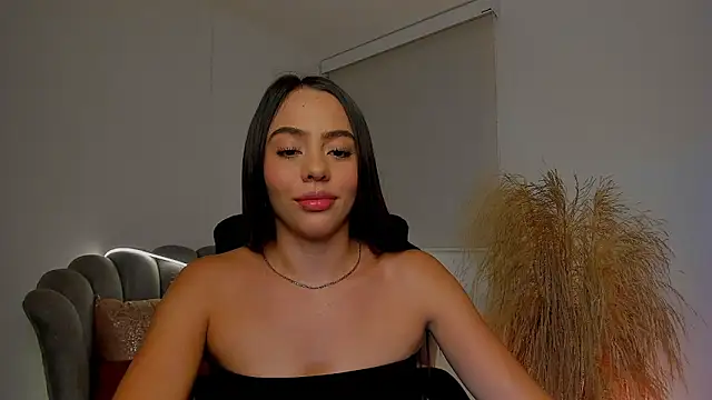 Snapshot of Kamilamonroe chatting on December 23, 2025, 3:50 am Kamilamonroe online show from December 23, 2025, 3:50 am