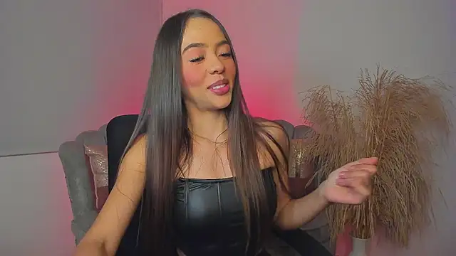 Snapshot of Kamilamonroe chatting on June 27, 2026, 11:44 pm Kamilamonroe online show from June 27, 2026, 11:44 pm