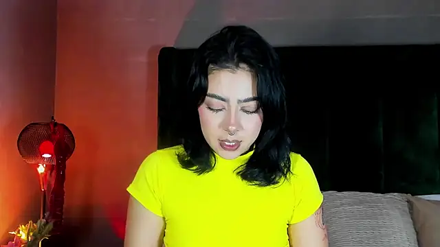 TaniaRedd  online show from March 19, 2026, 3:23 pm